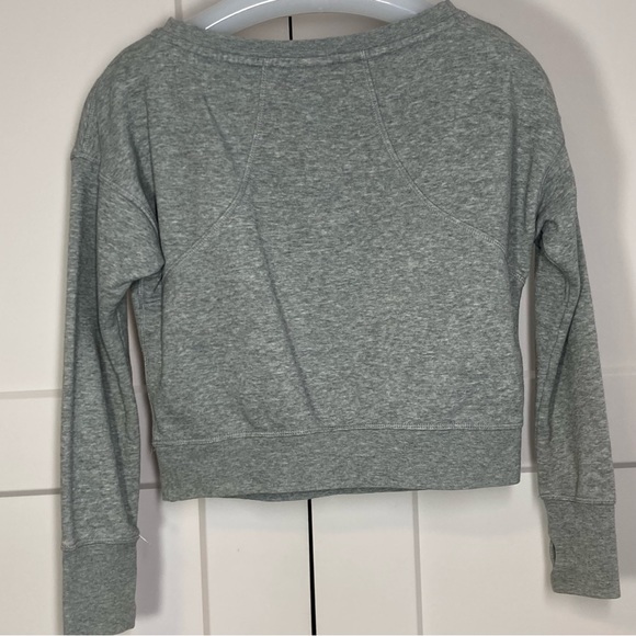NIKE Grey Cropped Crew Neck Long Sleeve Sweatshirt Size M - Picture 2 of 6